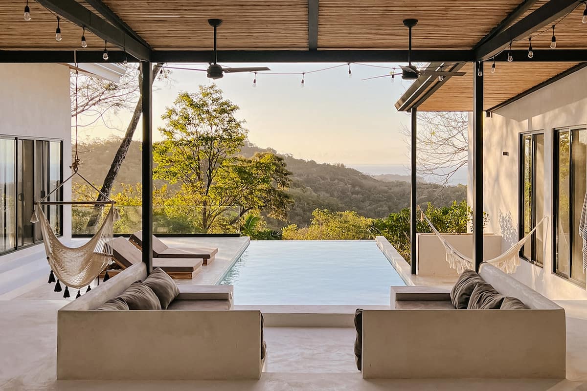 Casa Luna — Airbnb infinity-pool villa above Sámara