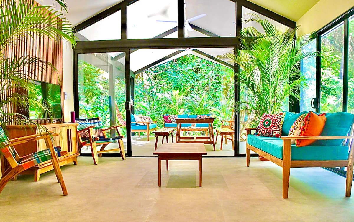 Jingle Jangle Jungle — Airbnb jungle villa in Sámara